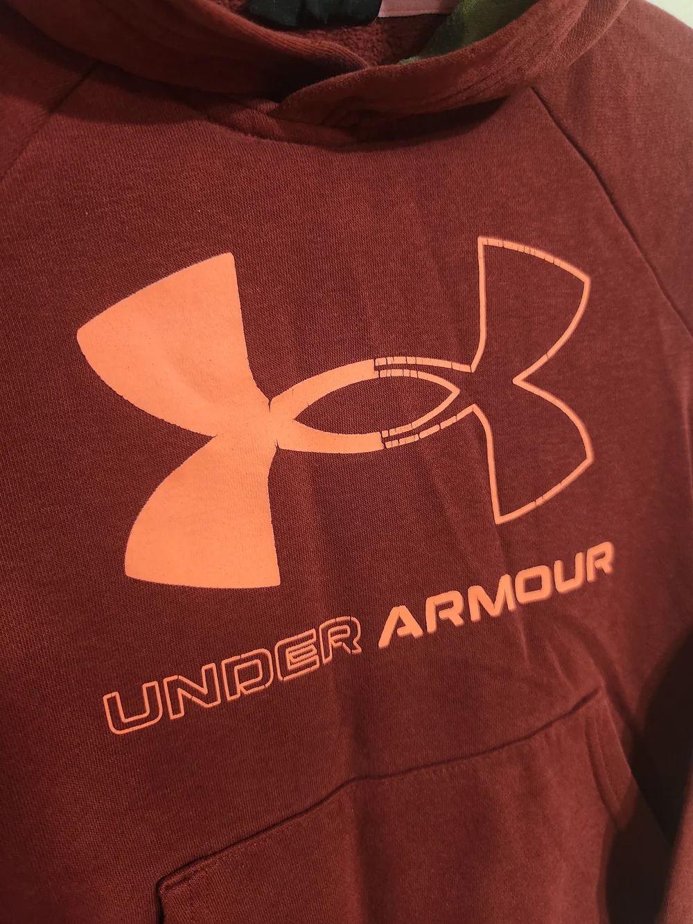 Under Armour Youth Small Loose Fit Maroon Hoodie with Camo Hood Athletic & Cozy